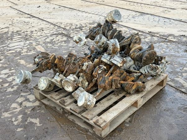 Gevonden motorblokken bij vliegtuigberging.