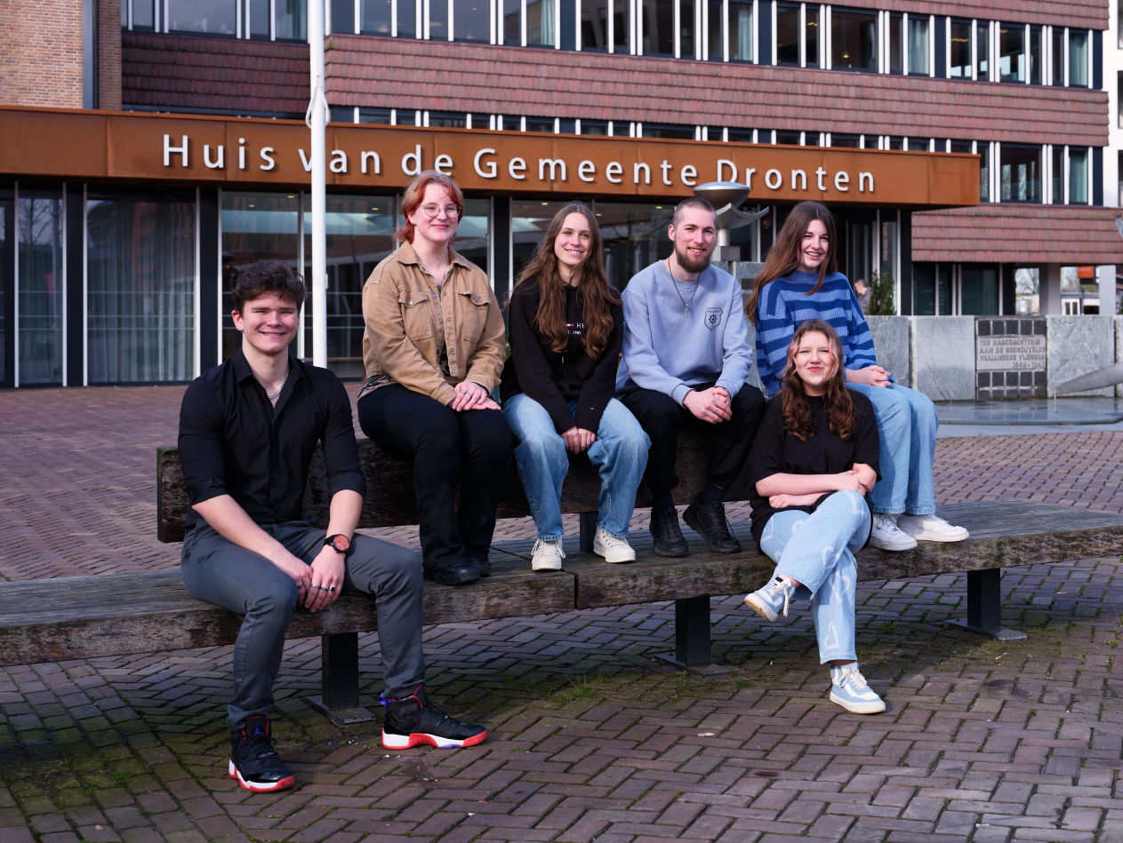 Jongeren vragen over de gemeenteraadsverkiezingen, de burgemeester antwoordt